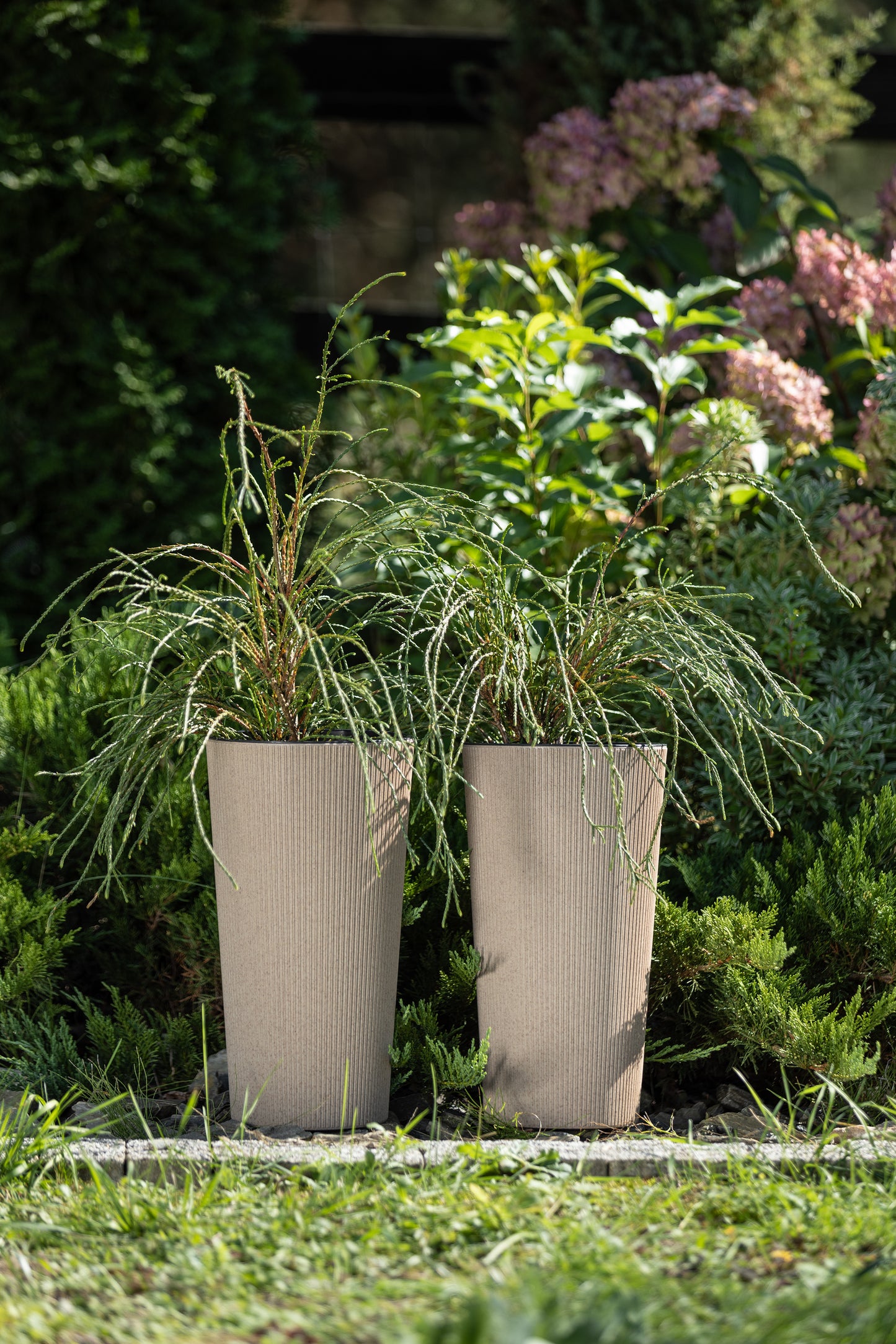 Happy Flower blumentopf hoch rund Streifen-Optik Kunststoff mit Kaffee-Anteil Lilia